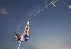 爱游戏(ayx)中国体育国际-NBA季后赛战况：广州队防线稳固，北京首钢进攻受阻，马龙成最佳